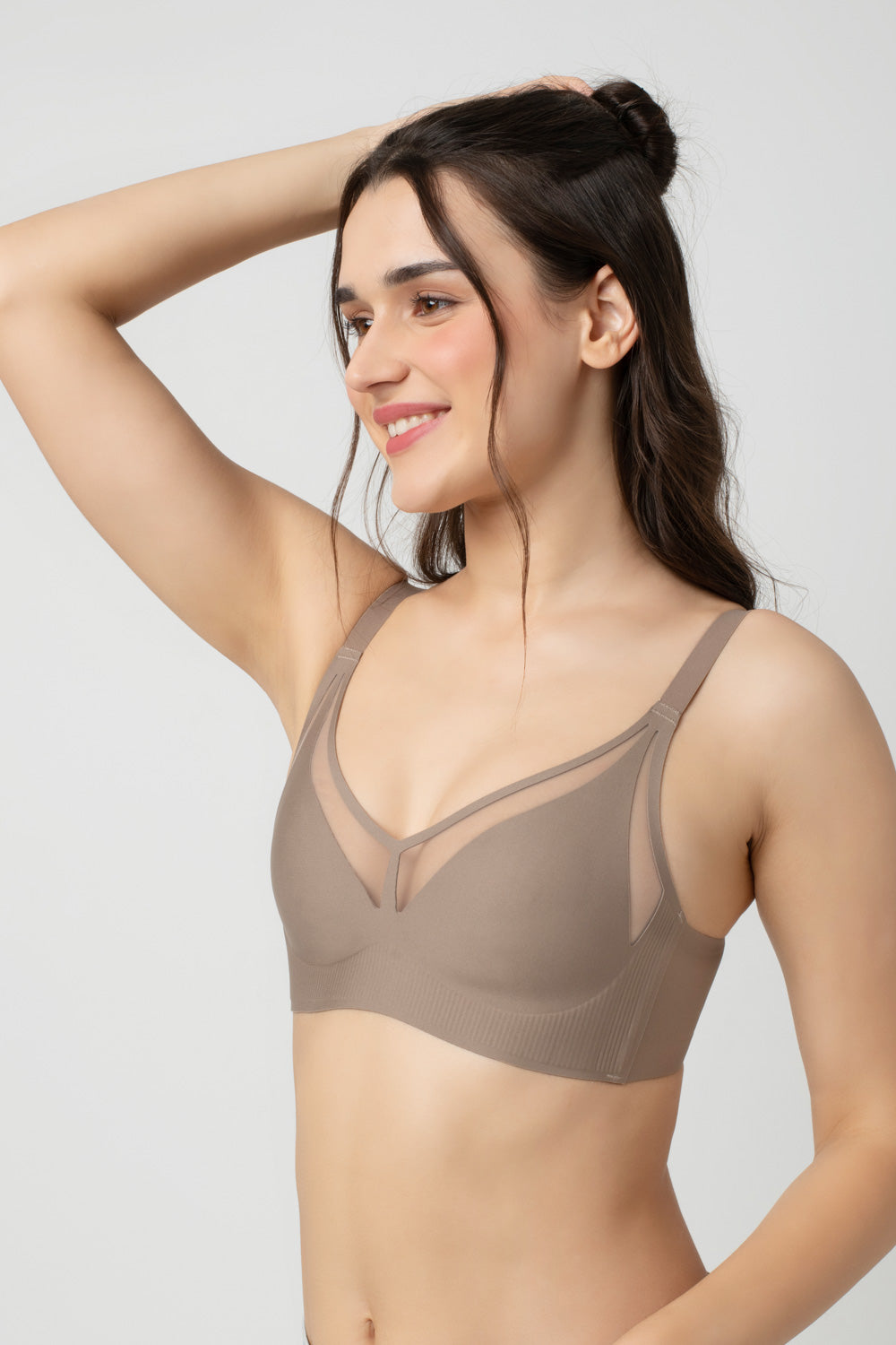 Taylor | Non padded bra with front detail and nipple cover