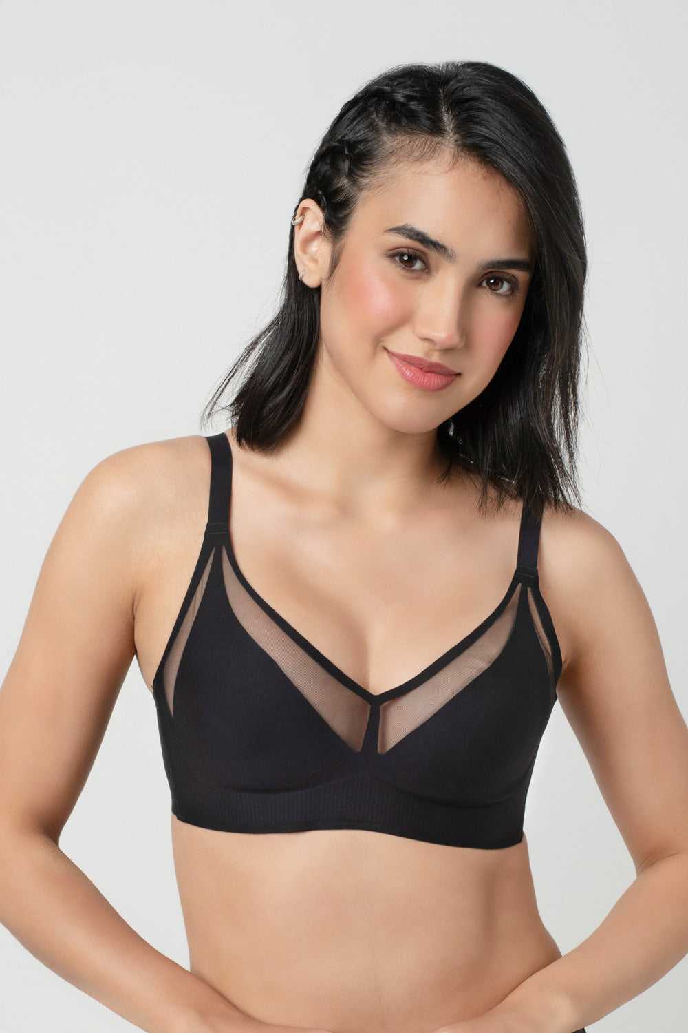 Taylor | Non padded bra with front detail and nipple cover