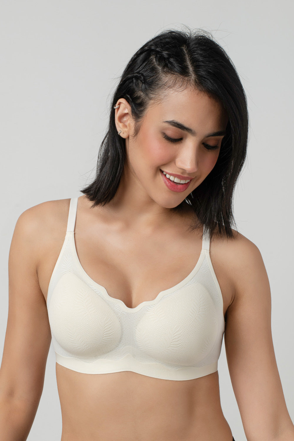 Sienna | V-neck With Scallop Detail Bra